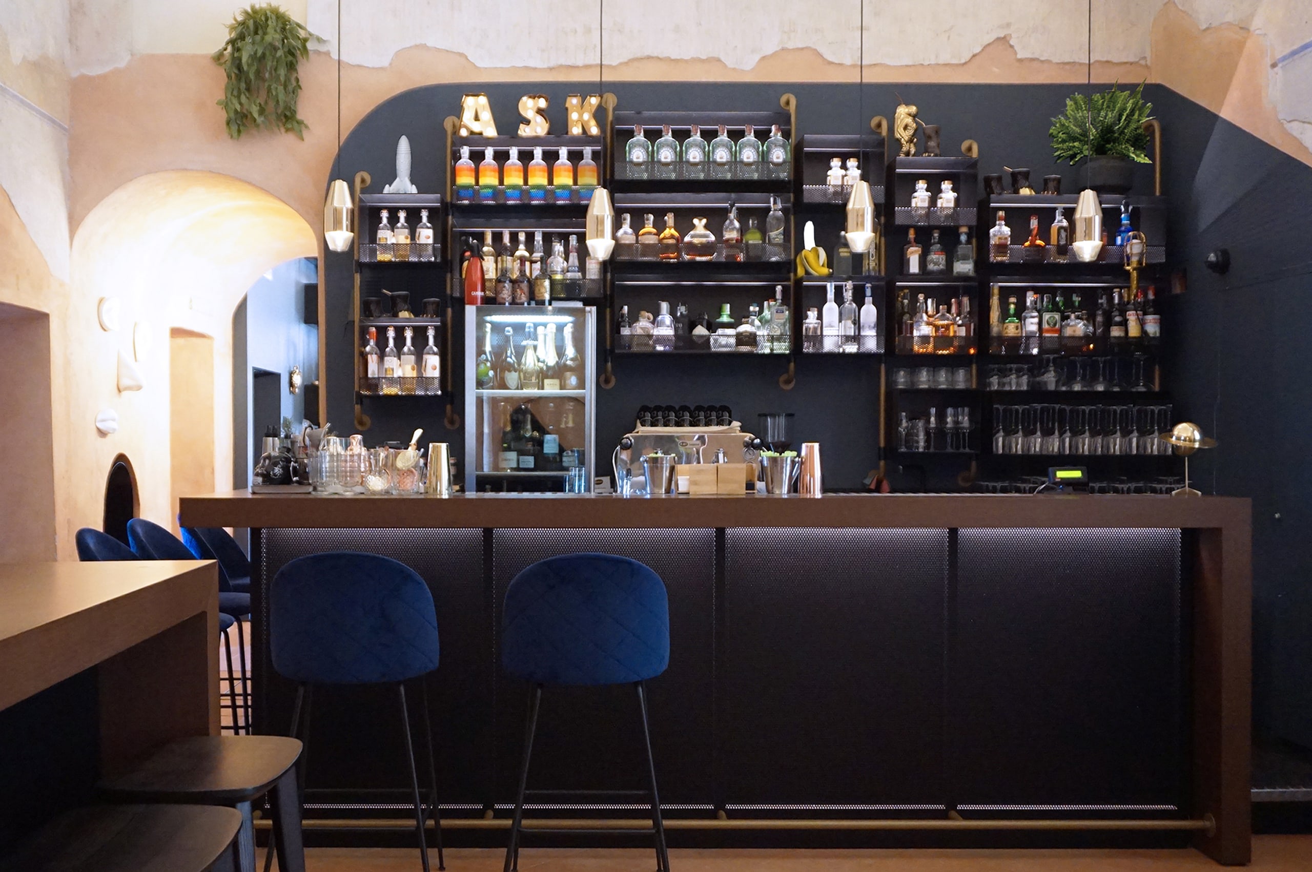 Bar with Yuma lamp — Contrasto Enosteria, Italy — KDLN