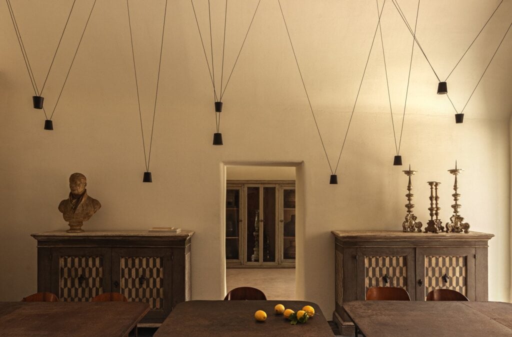 Dining room with Sling lamp — Dimora Santagatha, Noto — KDLN
