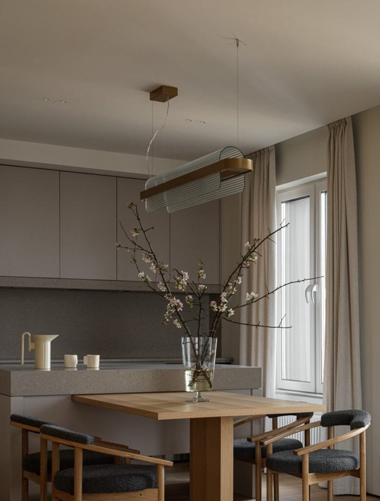 Dining room with Nami lamp — Private House, Odincovo — KDLN